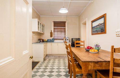 Upper Wakefield House | 12 m² Farmhouse ∙ 1 bedroom ∙ 2 guests