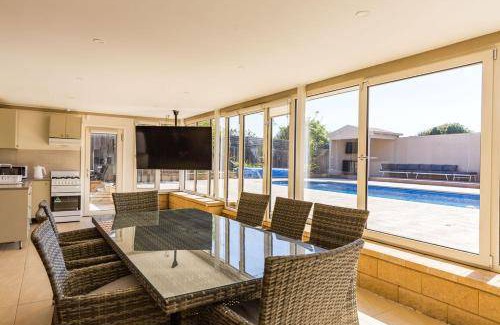 Capel Sound House | 12 m² House ∙ 6 bedrooms ∙ 14 guests