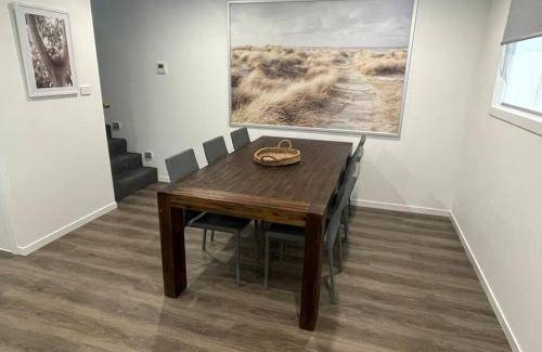 Cooma Apartment | 120 m² Apartment ∙ 3 bedrooms ∙ 6 guests
