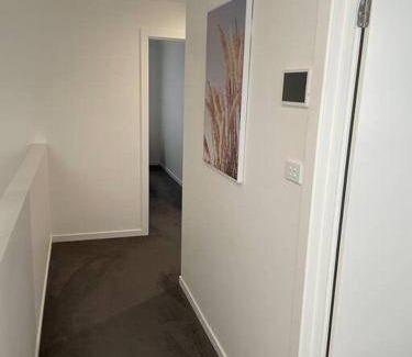 Cooma Apartment | 120 m² Apartment ∙ 3 bedrooms ∙ 6 guests