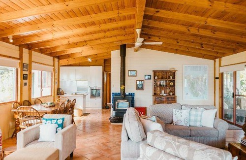 Castle Forbes Bay House | 120 m² House ∙ 1 bedroom ∙ 2 guests