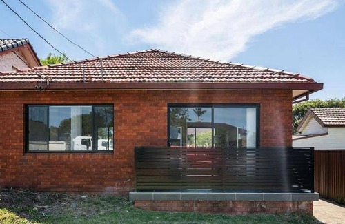 Lidcombe House | 120 m² House ∙ 5 bedrooms ∙ 10 guests