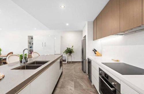 Caves Beach Apartment | 130 m² Apartment ∙ 1 bedroom ∙ 4 guests