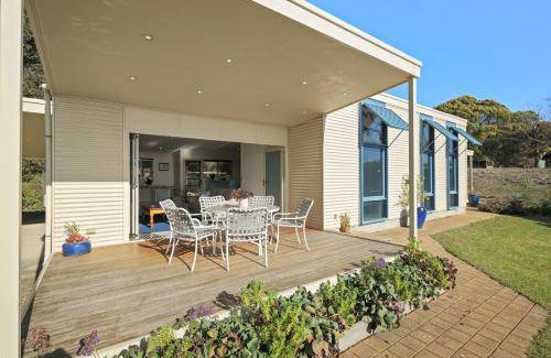 Penneshaw House | 130 m² House ∙ 4 bedrooms ∙ 8 guests