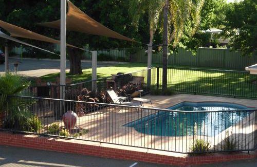 Wagga Wagga Hotel | 130 m² Motel ∙ 2 bedrooms ∙ 8 guests