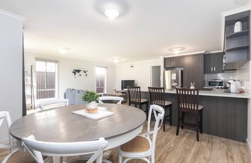 Mount Barker House | 141 m² House ∙ 3 bedrooms ∙ 4 guests