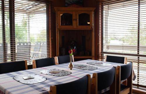 Apollo Bay Apartment | 150 m² Apartment ∙ 4 bedrooms ∙ 11 guests