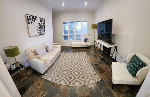 Fullarton Apartment | 150 m² Apartment ∙ 4 bedrooms ∙ 8 guests