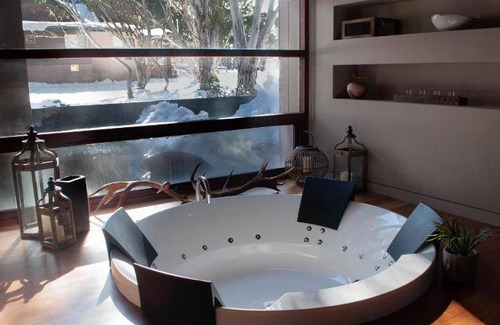 Hotham Heights Hotel | 150 m² Hotel ∙ 2 bedrooms ∙ 127 guests