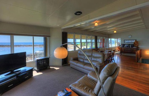 Cowrie Point House | 150 m² House ∙ 3 bedrooms ∙ 10 guests