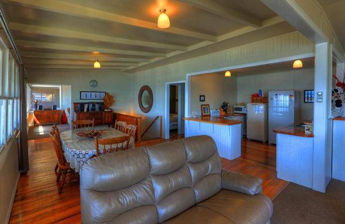 Cowrie Point House | 150 m² House ∙ 3 bedrooms ∙ 10 guests