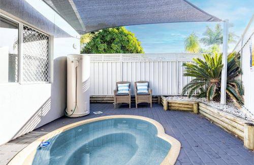 Fingal Bay House | 150 m² House ∙ 3 bedrooms ∙ 6 guests