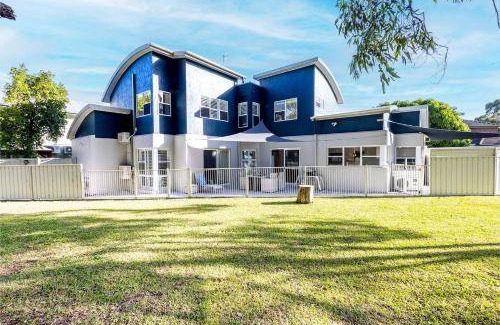 Fingal Bay House | 150 m² House ∙ 3 bedrooms ∙ 6 guests