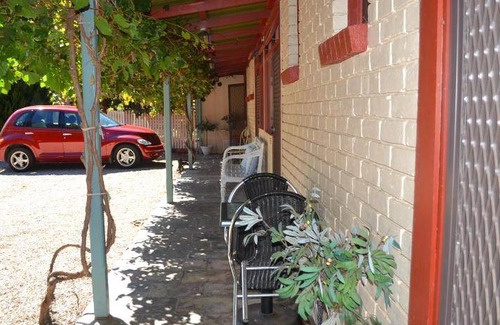 Omeo Hotel | 150 m² Motel ∙ 3 bedrooms ∙ 8 guests