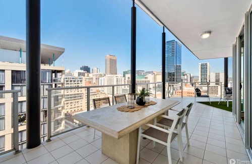 Adelaide Central Business District Apartment | 174 m² Apartment ∙ 3 bedrooms ∙ 8 guests