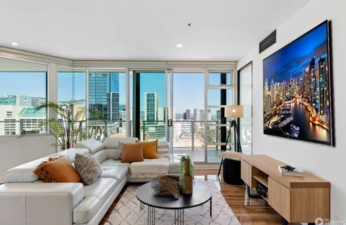 Adelaide Central Business District Apartment | 174 m² Apartment ∙ 3 bedrooms ∙ 8 guests