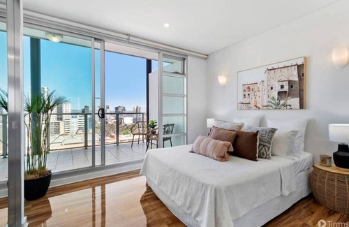 Adelaide Central Business District Apartment | 174 m² Apartment ∙ 3 bedrooms ∙ 8 guests
