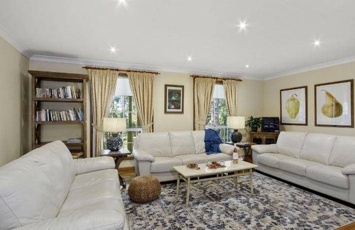 Kurrajong Heights House | 180 m² House ∙ 3 bedrooms ∙ 6 guests