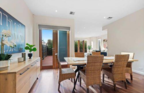 Yarraville House | 180 m² House ∙ 2 bedrooms ∙ 4 guests