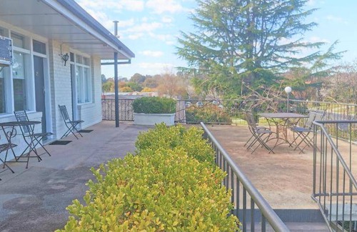 Bathurst Hotel | 180 m² Motel ∙ 3 bedrooms ∙ 15 guests