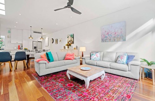 Newtown House | 183 m² House ∙ 3 bedrooms ∙ 6 guests