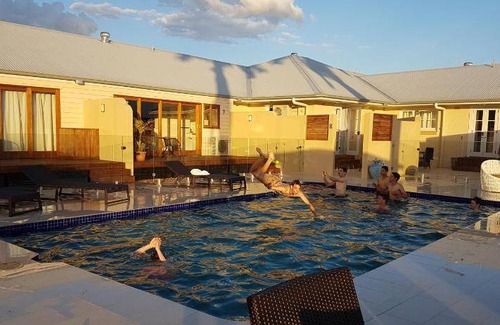 Queenton Apartment | 185 m² Serviced apartment ∙ 2 bedrooms ∙ 10 guests