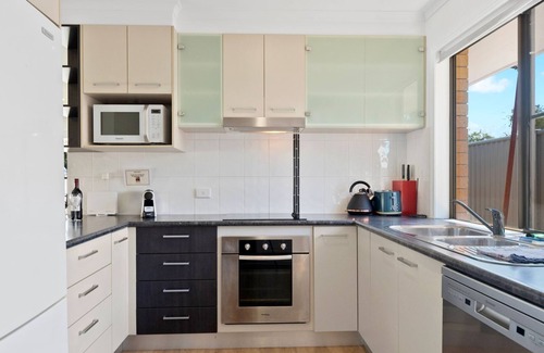 Currimundi House | 2 bedroom townhouse on Currimundi lake