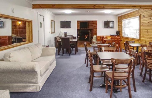 Adaminaby Hotel | 20 m² Hotel ∙ 4 guests