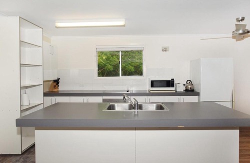 Coolum Beach House | 20 Scrub Road, Coolum Beach - Pet Friendly, Linen included