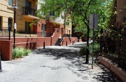 Adelaide Central Business District Apartment | 200 m² Apartment ∙ 3 bedrooms ∙ 6 guests