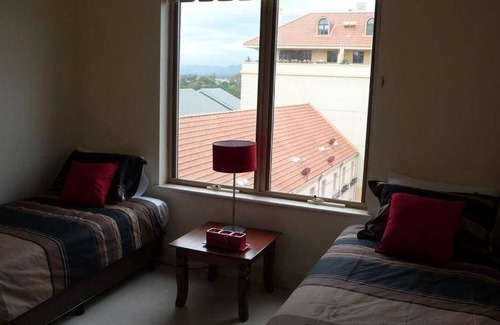 Adelaide Central Business District Apartment | 200 m² Apartment ∙ 3 bedrooms ∙ 6 guests