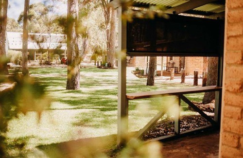 Margaret River Ski Chalet | 200 m² Chalet ∙ 4 bedrooms ∙ 8 guests