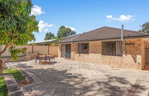 Bateman House | 200 m² House ∙ 4 bedrooms ∙ 8 guests