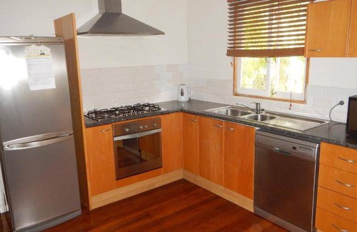 Wynnum House | 200 m² House ∙ 5 bedrooms ∙ 10 guests