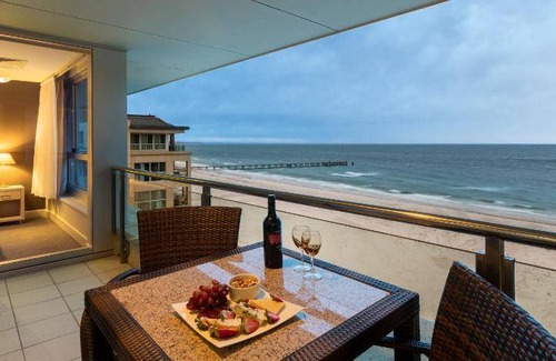 Glenelg Apartment | 200 m² Serviced apartment ∙ 3 bedrooms ∙ 127 guests