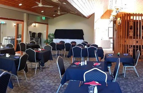 Coonabarabran Hotel | 204 m² Motel ∙ 3 bedrooms ∙ 9 guests