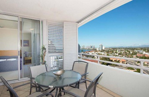 Labrador Apartment | 220 m² Serviced apartment ∙ 2 bedrooms ∙ 127 guests