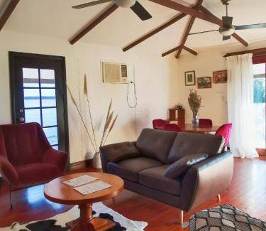 Pokolbin Ski Chalet | 221 m² Chalet ∙ 3 bedrooms ∙ 9 guests