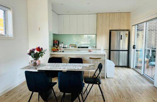 Sunshine West Bed & Breakfast | 24 m² Bed and breakfast ∙ 1 bedroom ∙ 3 guests