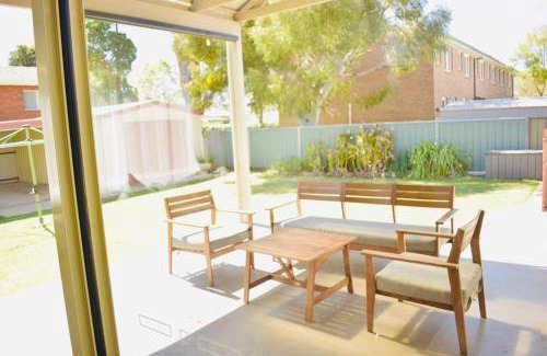 Dubbo House | 240 m² House ∙ 4 bedrooms ∙ 8 guests