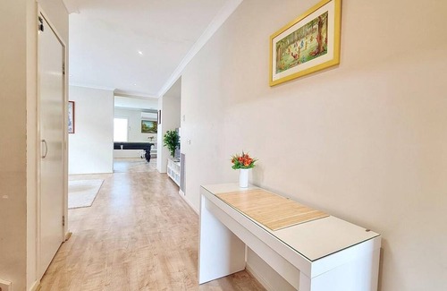 Point Cook House | 245 m² House ∙ 4 bedrooms ∙ 8 guests