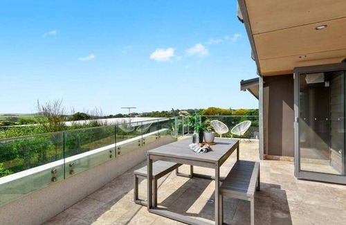 Jan Juc House | 245 m² House ∙ 4 bedrooms ∙ 8 guests