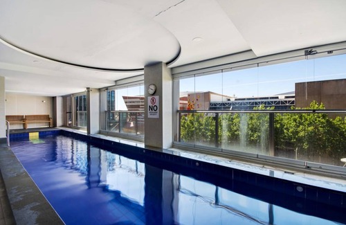 Adelaide Central Business District Apartment | 250 m² Apartment ∙ 2 bedrooms ∙ 6 guests