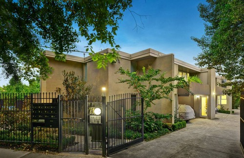 Toorak Apartment | 250 m² Apartment ∙ 3 bedrooms ∙ 9 guests