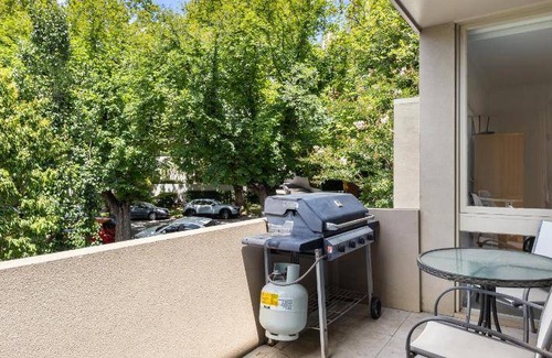 Toorak Apartment | 250 m² Apartment ∙ 3 bedrooms ∙ 9 guests