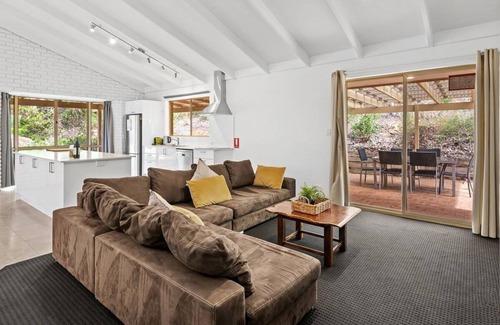 Eagle Bay House | 250 m² House ∙ 3 bedrooms ∙ 6 guests