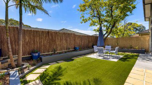 Corlette House | 250 m² House ∙ 3 bedrooms ∙ 7 guests