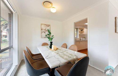Marayong House | 250 m² House ∙ 3 bedrooms ∙ 6 guests