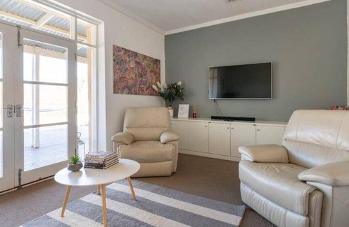 Spring Farm House | 250 m² House ∙ 4 bedrooms ∙ 8 guests
