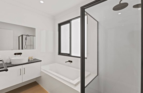 Henley Beach South House | 252 m² House ∙ 4 bedrooms ∙ 8 guests